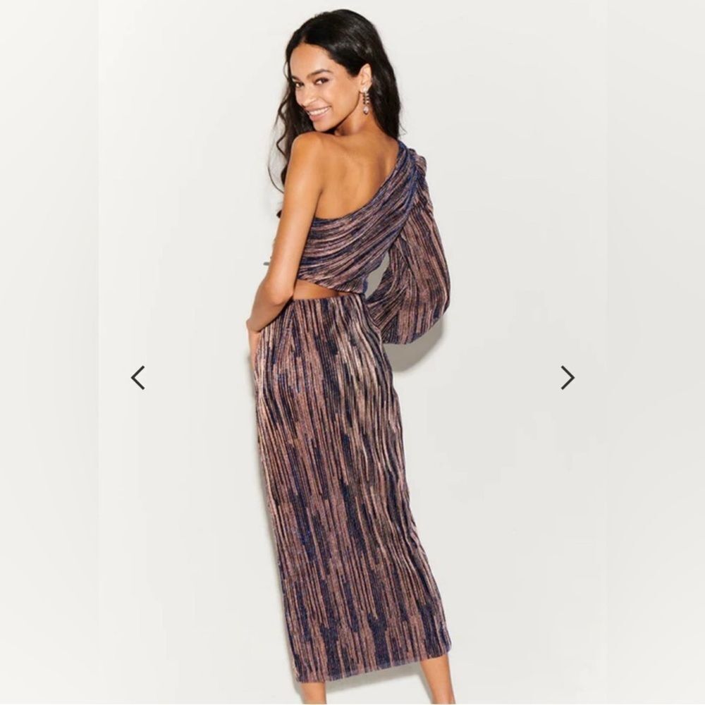 SAYLOR Laia Dress
PP21 - Picture 2 of 8